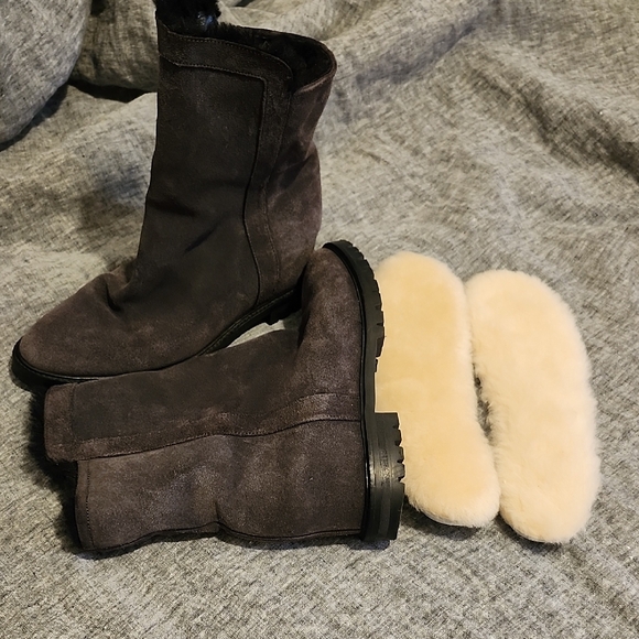 NWOT Aquatalia Gray Winter Hidden Wedge Boots - Picture 1 of 11
